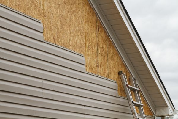 Loose Siding Replacement in Carlsbad